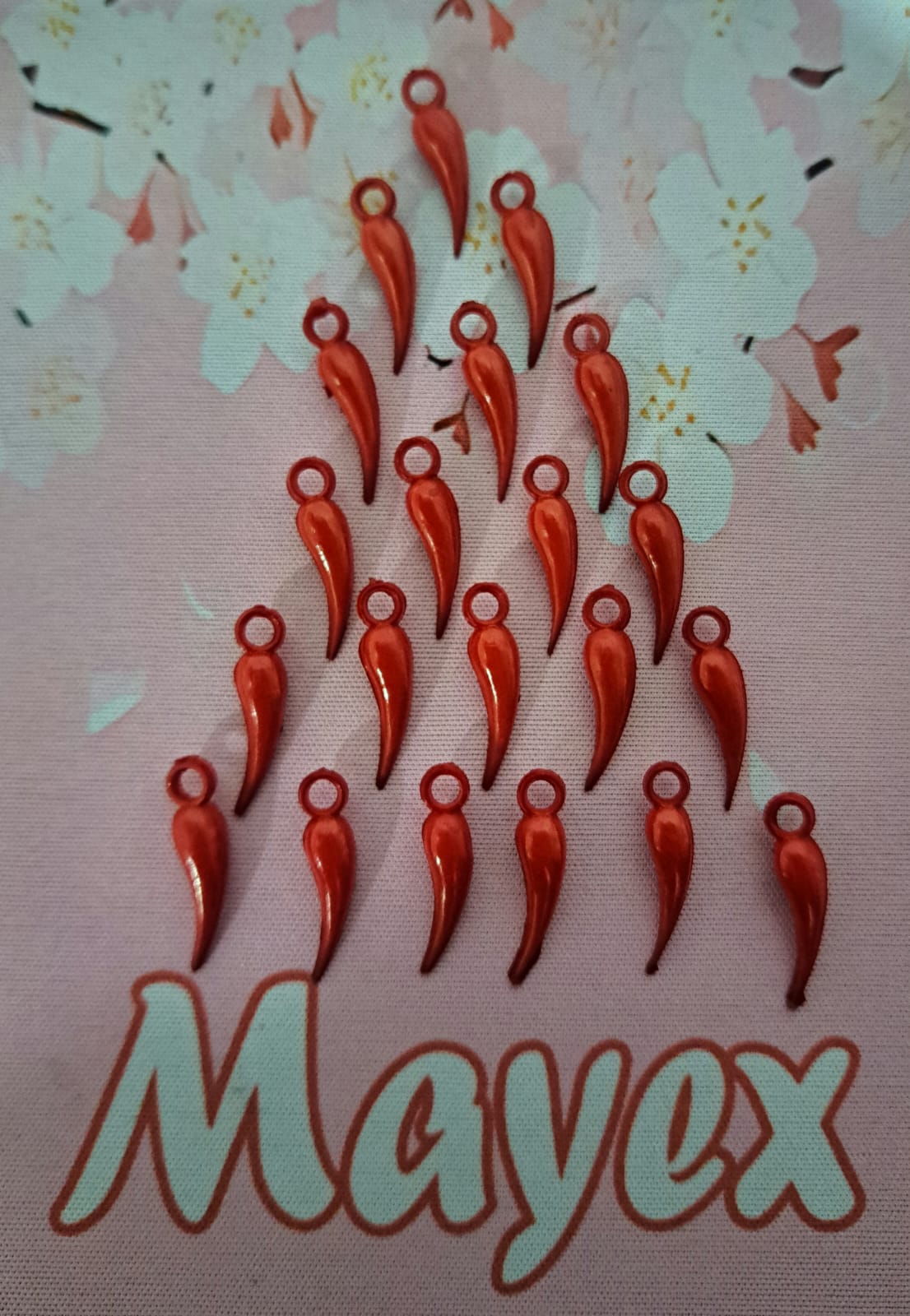 COLGANTES AJI DE PLASTICO | ROJO | 23.4MM | 50 GRAMOS
